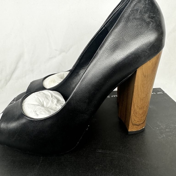 Steven by Steve Madden "Conee Black Leather" Block Heel Pumps size in 8.5m - Picture 4 of 7